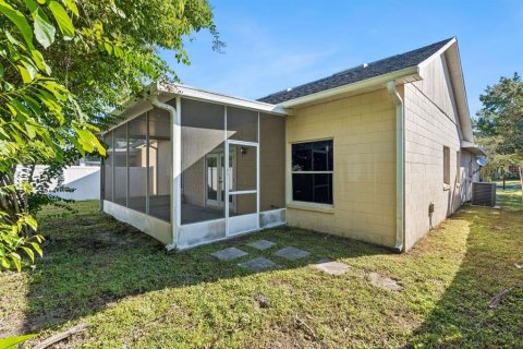 House in Orlando, Florida 3 bedrooms, 107.12 sq.m. № 2393858 - photo 17