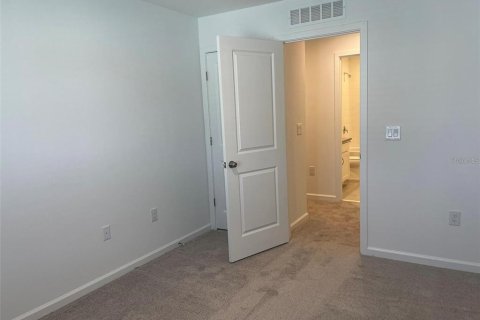 Touwnhouse à louer à Apopka, Floride: 3 chambres, 151.15 m2 № 2113437 - photo 9