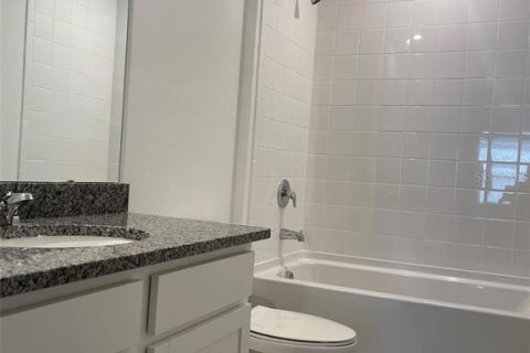 Touwnhouse à louer à Apopka, Floride: 3 chambres, 151.15 m2 № 2113437 - photo 12