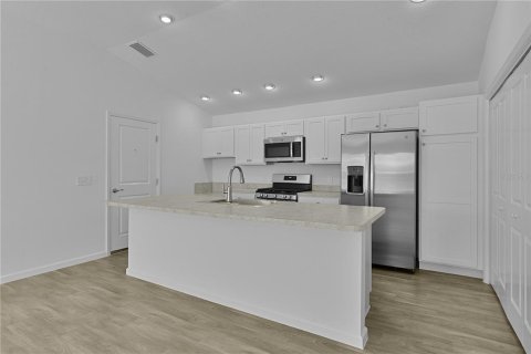 House in The Villages, Florida 2 bedrooms, 113.62 sq.m. № 1792079 - photo 10