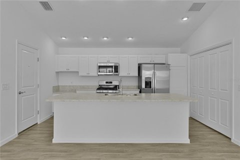 House in The Villages, Florida 2 bedrooms, 113.62 sq.m. № 1792079 - photo 9