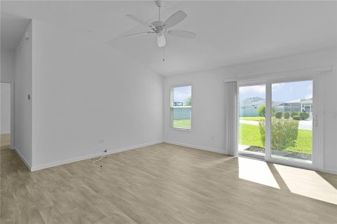 House in The Villages, Florida 2 bedrooms, 113.62 sq.m. № 1792079 - photo 15