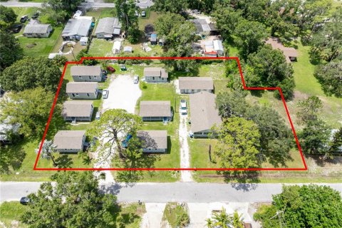Propiedad comercial en venta en Bradenton, Florida, 10 dormitorios, 438.13 m2 № 1879271 - foto 1