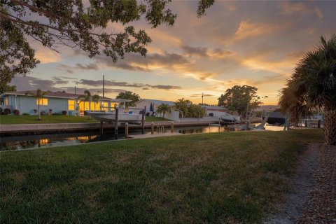 Touwnhouse à vendre à Bradenton, Floride: 2 chambres, 160.54 m2 № 2224918 - photo 9