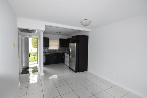 Copropriété à louer à Boca Raton, Floride: 2 chambres, 79.71 m2 № 2261851 - photo 4