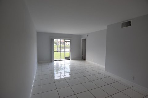 Copropriété à louer à Boca Raton, Floride: 2 chambres, 79.71 m2 № 2261851 - photo 5