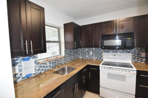 Copropriété à louer à Boca Raton, Floride: 2 chambres, 79.71 m2 № 2261851 - photo 2