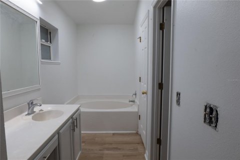 Villa ou maison à vendre à Kissimmee, Floride: 3 chambres, 139.17 m2 № 2352470 - photo 9
