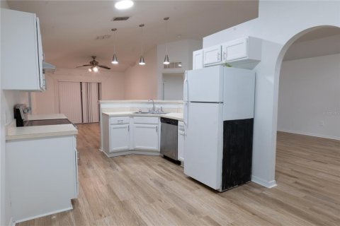 Villa ou maison à vendre à Kissimmee, Floride: 3 chambres, 139.17 m2 № 2352470 - photo 4
