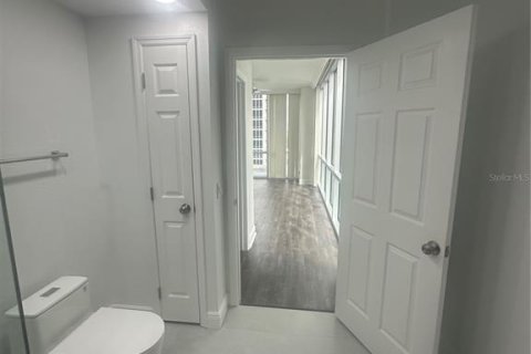 Condo in Orlando, Florida, 2 bedrooms  № 1916468 - photo 18