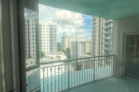 Condo in Orlando, Florida, 2 bedrooms  № 1916468 - photo 10