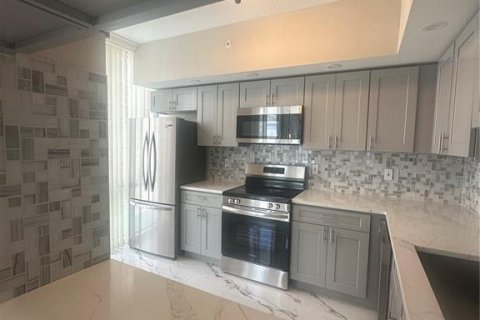 Condo in Orlando, Florida, 2 bedrooms  № 1916468 - photo 11
