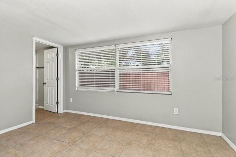 Villa ou maison à louer à New Port Richey, Floride: 3 chambres, 93.55 m2 № 2391059 - photo 8