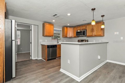 Villa ou maison à louer à New Port Richey, Floride: 3 chambres, 93.55 m2 № 2391059 - photo 6