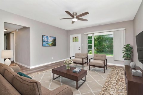 House in Seffner, Florida 3 bedrooms, 105.17 sq.m. № 1681104 - photo 4