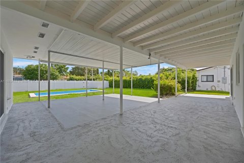 House in Hollywood, Florida 4 bedrooms, 157.19 sq.m. № 1790117 - photo 17