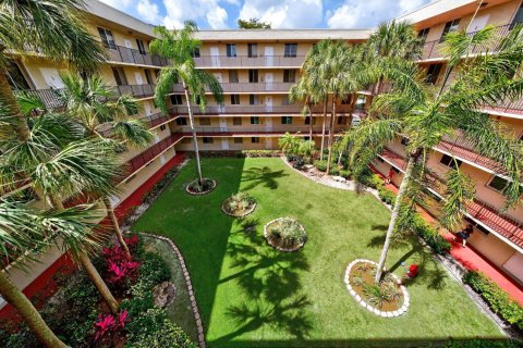 Condominio en Coral Springs, Florida, 2 dormitorios  № 2249442