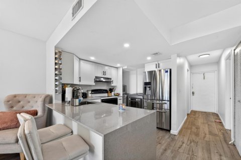 Condominio en venta en Coral Springs, Florida, 2 dormitorios, 83.61 m2 № 2249442 - foto 4