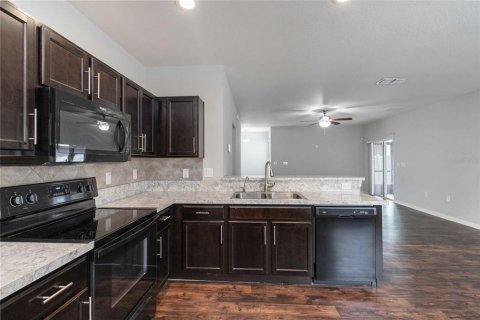 Villa ou maison à louer à Haines City, Floride: 3 chambres, 143.26 m2 № 1843736 - photo 10