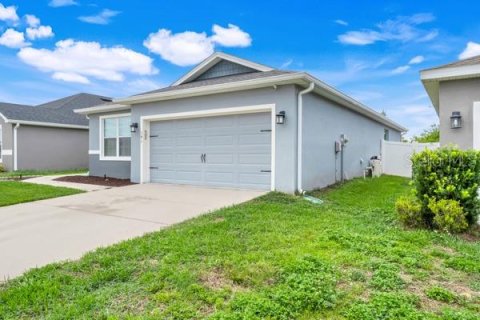 Villa ou maison à louer à Haines City, Floride: 3 chambres, 143.26 m2 № 1843736 - photo 4