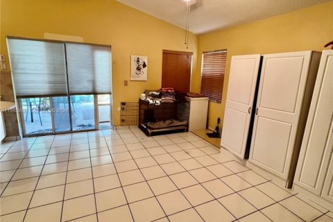 Casa en venta en Pembroke Pines, Florida, 3 dormitorios, 163.88 m2 № 2047867 - foto 26