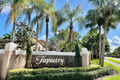 Casa en venta en Pembroke Pines, Florida, 3 dormitorios, 163.88 m2 № 2047867 - foto 7