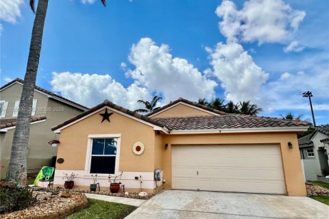 Casa en venta en Pembroke Pines, Florida, 3 dormitorios, 163.88 m2 № 2047867 - foto 2