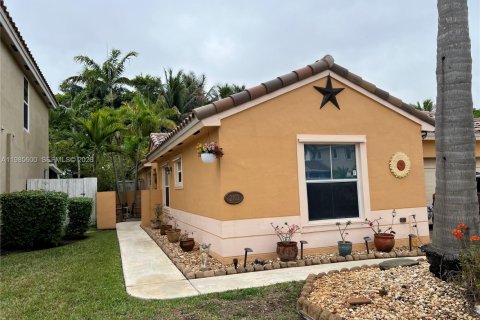 Casa en venta en Pembroke Pines, Florida, 3 dormitorios, 163.88 m2 № 2047867 - foto 6