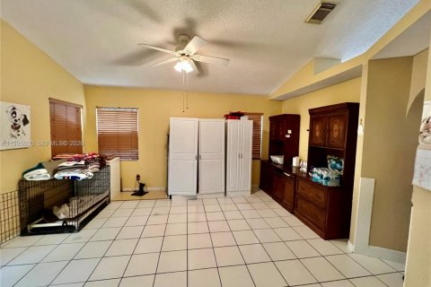 Casa en venta en Pembroke Pines, Florida, 3 dormitorios, 163.88 m2 № 2047867 - foto 23