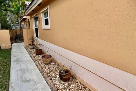 Casa en venta en Pembroke Pines, Florida, 3 dormitorios, 163.88 m2 № 2047867 - foto 8