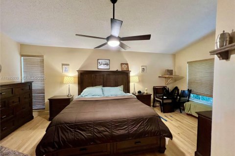 Casa en venta en Pembroke Pines, Florida, 3 dormitorios, 163.88 m2 № 2047867 - foto 27