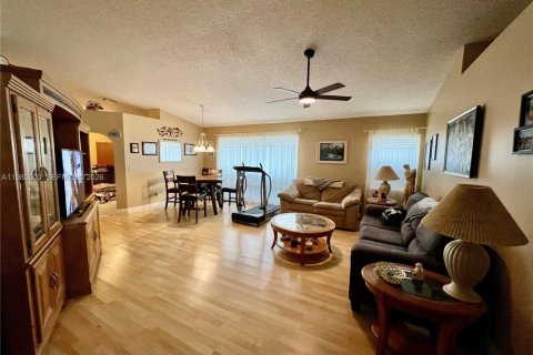 Casa en venta en Pembroke Pines, Florida, 3 dormitorios, 163.88 m2 № 2047867 - foto 12