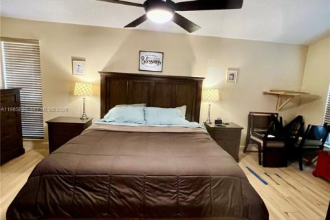 Casa en venta en Pembroke Pines, Florida, 3 dormitorios, 163.88 m2 № 2047867 - foto 29