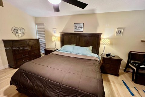 Casa en venta en Pembroke Pines, Florida, 3 dormitorios, 163.88 m2 № 2047867 - foto 30