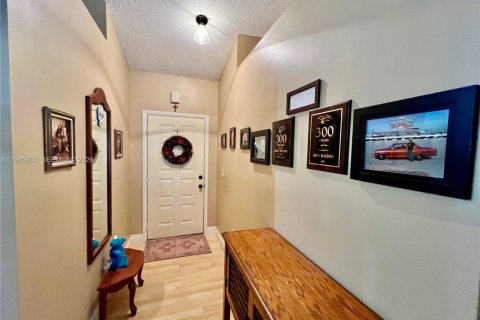 Casa en venta en Pembroke Pines, Florida, 3 dormitorios, 163.88 m2 № 2047867 - foto 11