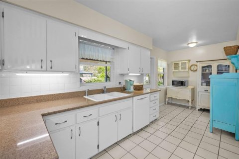 House in Clearwater, Florida 2 bedrooms, 141.77 sq.m. № 1849375 - photo 23