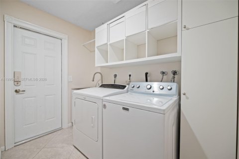 Купить виллу или дом в Уэстон, Флорида 3 спальни, 172.98м2, № 2060545 - фото 18