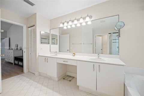 Купить виллу или дом в Уэстон, Флорида 3 спальни, 172.98м2, № 2060545 - фото 13