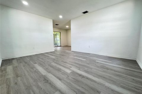 Villa ou maison à vendre à Orlando, Floride: 4 chambres, 133.5 m2 № 2403000 - photo 12