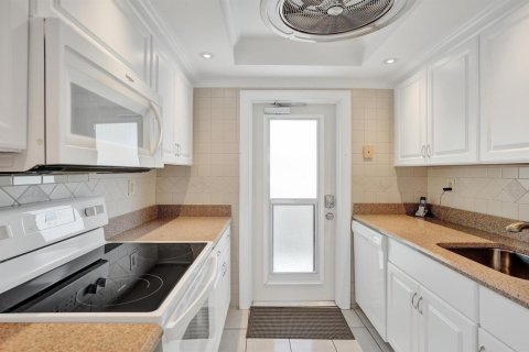 Copropriété à vendre à Pompano Beach, Floride: 1 chambre, 65.03 m2 № 2084571 - photo 10