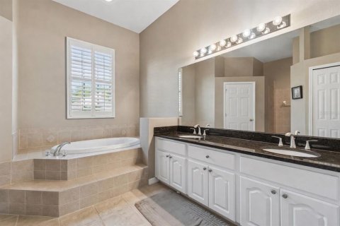 House in Trinity, Florida 4 bedrooms, 218.6 sq.m. № 2092108 - photo 21