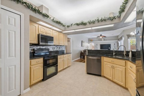 House in Trinity, Florida 4 bedrooms, 218.6 sq.m. № 2092108 - photo 26