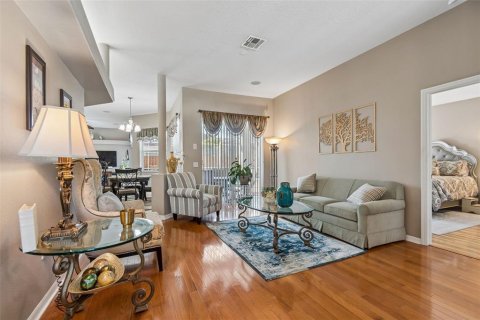 House in Trinity, Florida 4 bedrooms, 218.6 sq.m. № 2092108 - photo 6