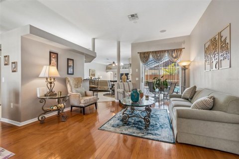 House in Trinity, Florida 4 bedrooms, 218.6 sq.m. № 2092108 - photo 8