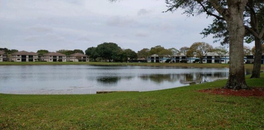 Condo in Delray Beach, Florida, 2 bedrooms № 1044125