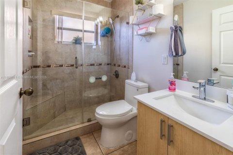 Casa en venta en Miami, Florida, 3 dormitorios, 151.52 m2 № 1688633 - foto 19