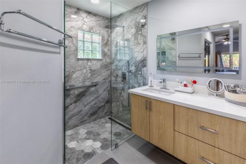 Casa en venta en Miami, Florida, 3 dormitorios, 151.52 m2 № 1688633 - foto 16