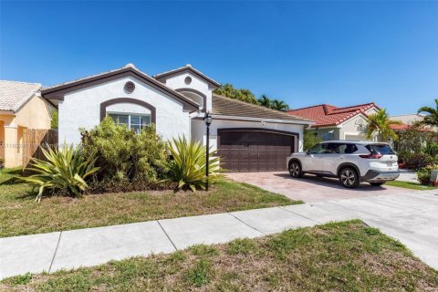 Casa en venta en Miami, Florida, 3 dormitorios, 151.52 m2 № 1688633 - foto 2