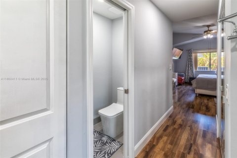 Casa en venta en Miami, Florida, 3 dormitorios, 151.52 m2 № 1688633 - foto 15