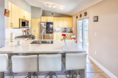 Casa en venta en Miami, Florida, 3 dormitorios, 151.52 m2 № 1688633 - foto 11
